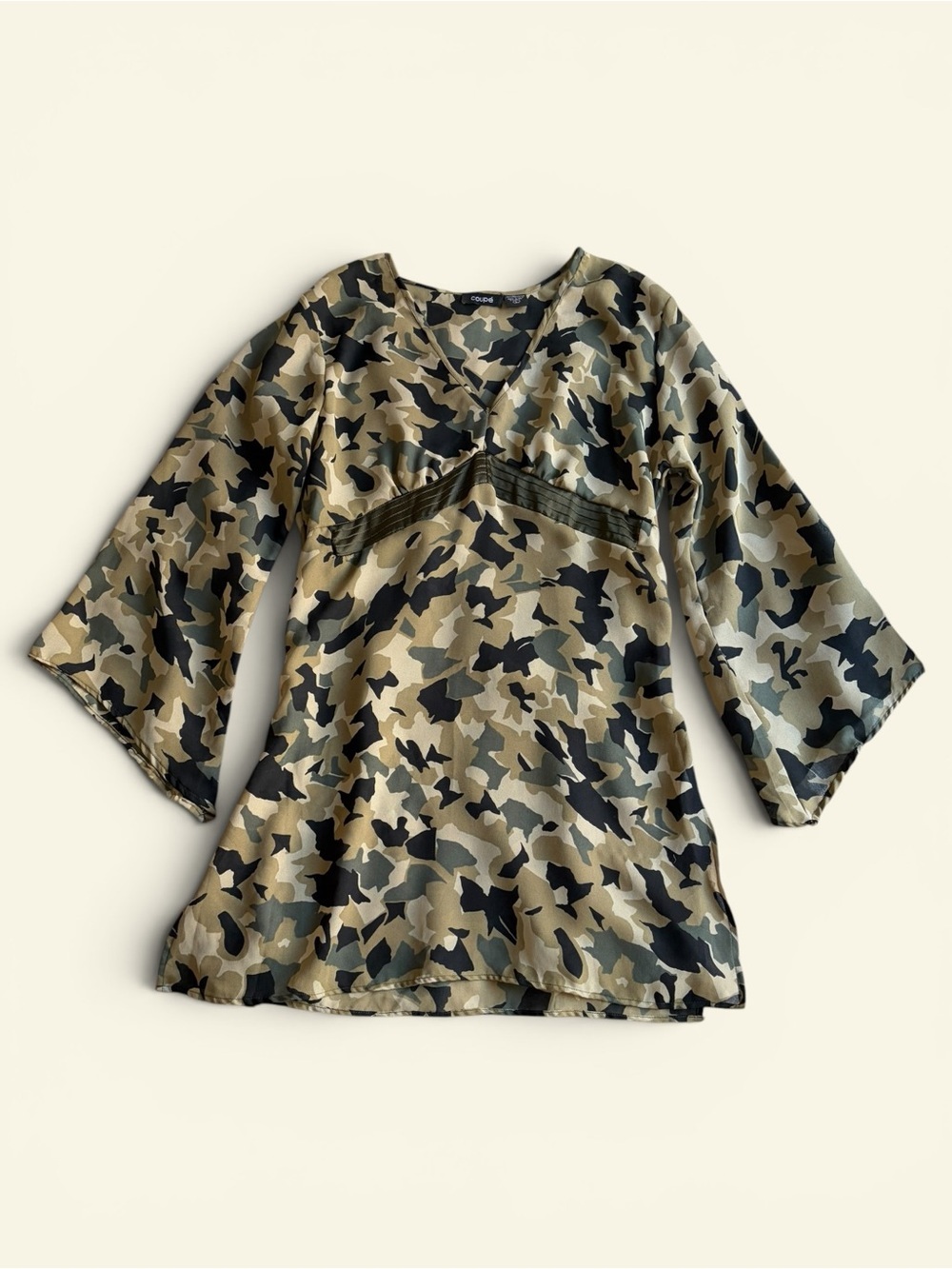 Coupe Vintage Y2K Camo Empire Waist Bell Sleeve Tunic Top Olive Tan Black Size L